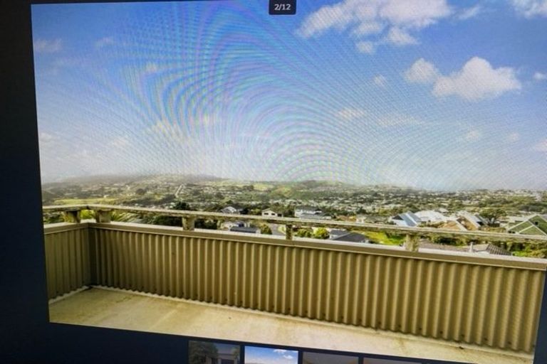 Photo of property in 16 Atamira Close, Churton Park, Wellington, 6037