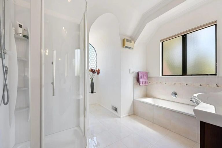 Photo of property in 29 Hinau Street, Woburn, Lower Hutt, 5011