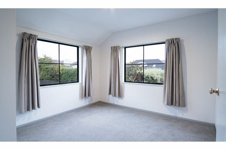 Photo of property in 2/32 Brockworth Place, Riccarton, Christchurch, 8011