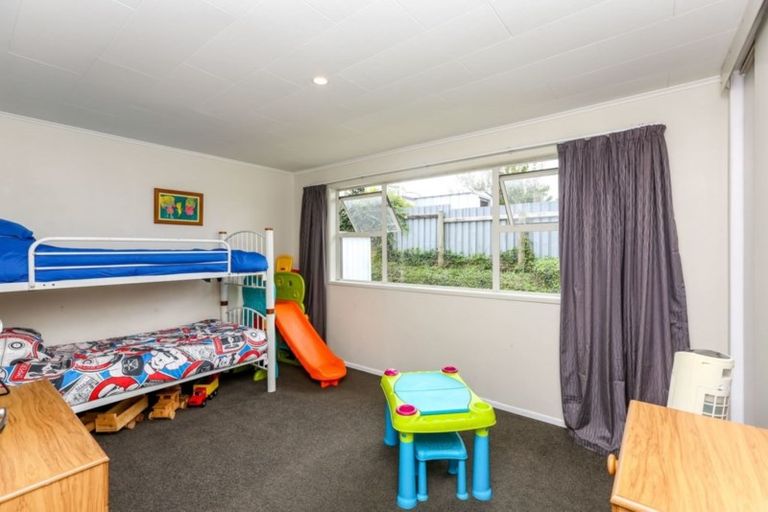Photo of property in 8a Elm Grove, Westown, New Plymouth, 4310