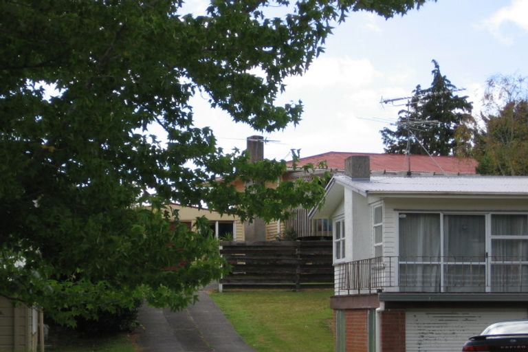 Photo of property in 7 Paragon Avenue, Beach Haven, Auckland, 0626