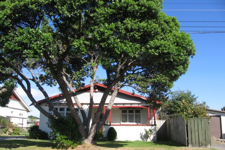 Photo of property in 2 Bracken Street, Petone, Lower Hutt, 5012
