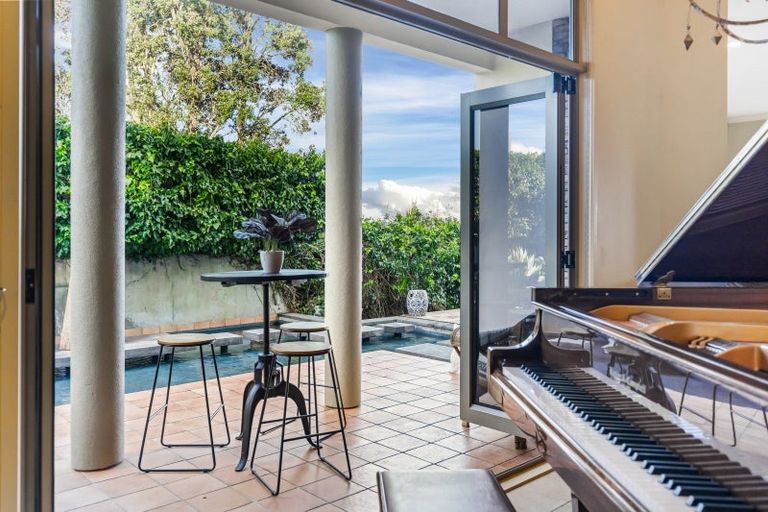 Photo of property in 67 Harbour View Road, Te Atatu Peninsula, Auckland, 0610