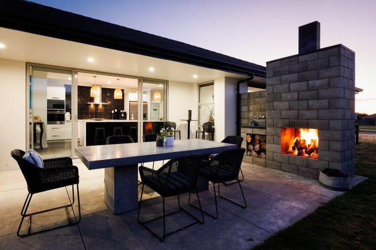 Photo of property in 30 Dogwood Way, Milson, Palmerston North, 4414