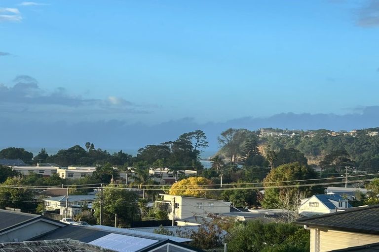 Photo of property in 46 Surf Road, Stanmore Bay, Whangaparaoa, 0932