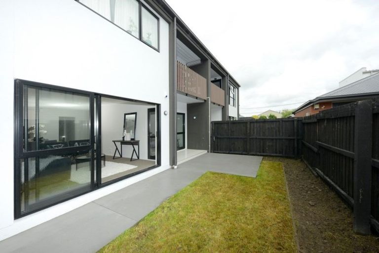 Photo of property in 1/447 Barbadoes Street, Edgeware, Christchurch, 8013