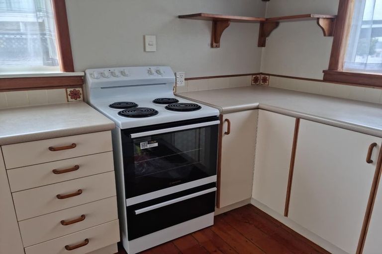 Photo of property in 49 Tawa Road, One Tree Hill, Auckland, 1061