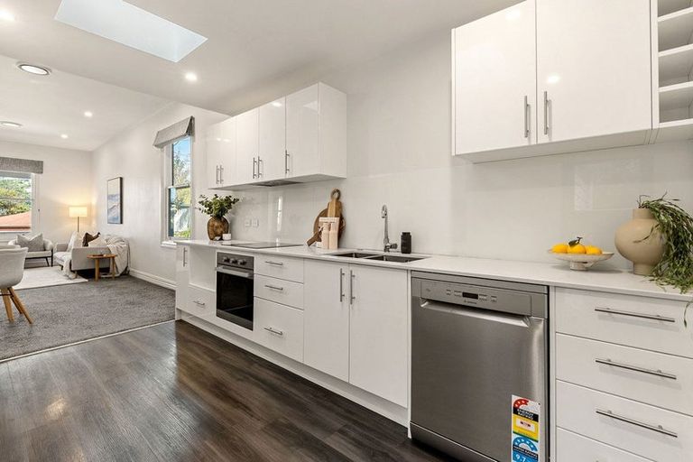 Photo of property in 38 Reuben Avenue, Brooklyn, Wellington, 6021