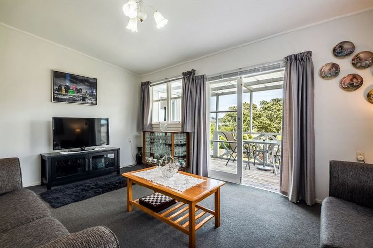 Photo of property in 15 Bonita Avenue, Stanmore Bay, Whangaparaoa, 0932