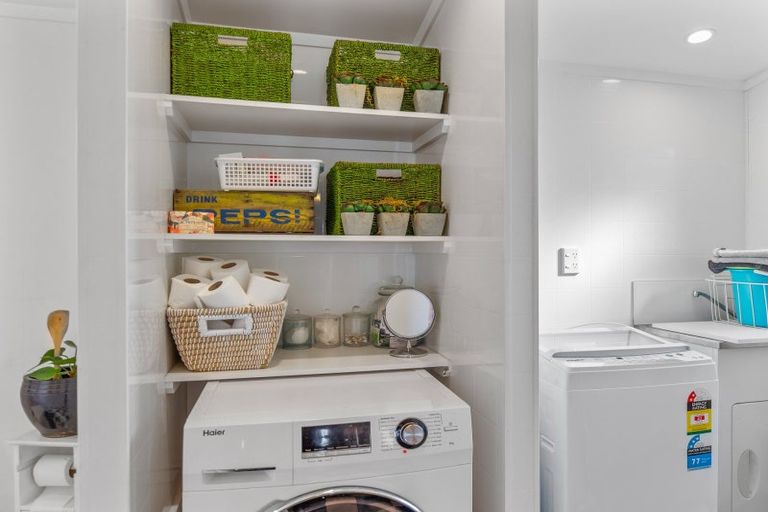 Photo of property in 39 Mako Mako Road, Levin, 5510