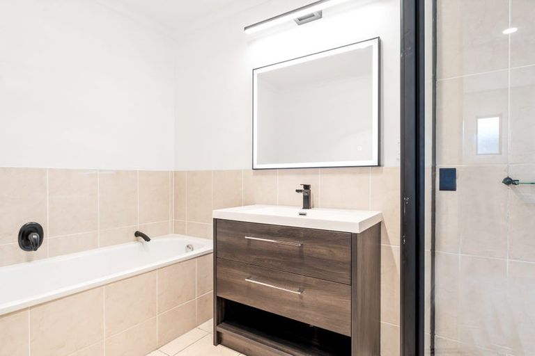 Photo of property in 15 Lagoon View, Gulf Harbour, Whangaparaoa, 0930