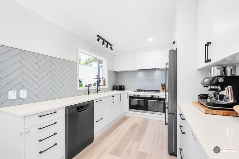 Photo of property in 35 Park Road, Belmont, Lower Hutt, 5010
