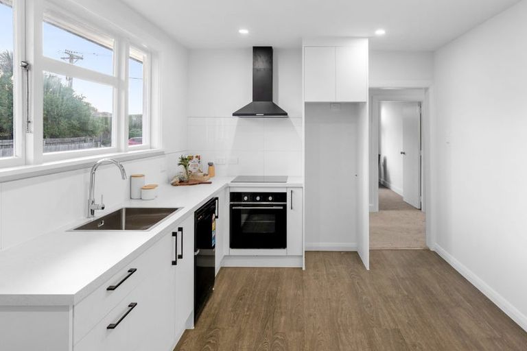 Photo of property in 127 Bowhill Road, New Brighton, Christchurch, 8083