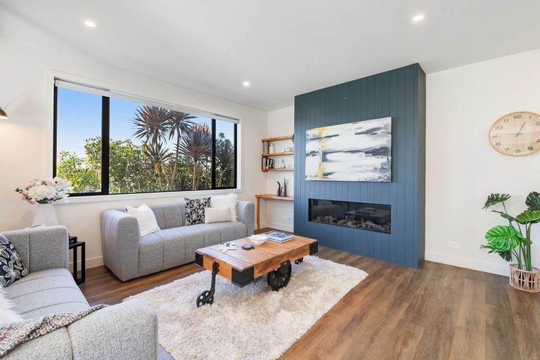 Photo of property in 9 Koru Place, Snells Beach, 0920