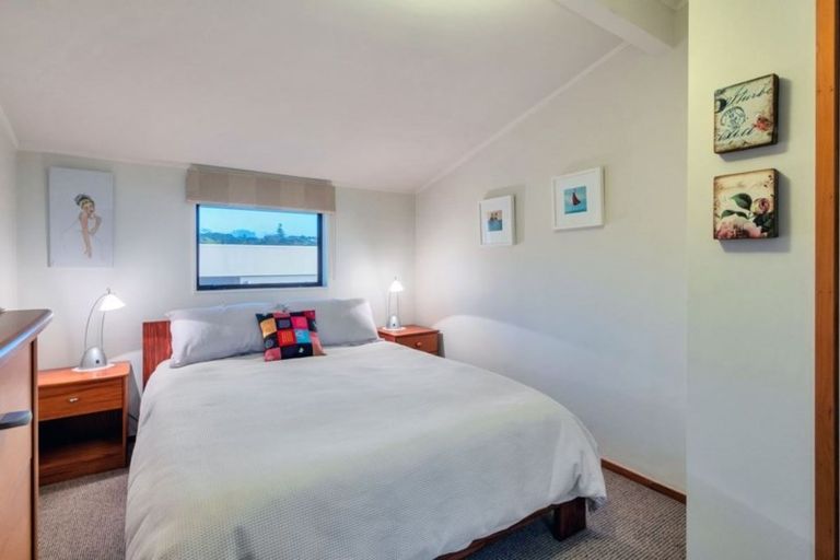 Photo of property in 9a Huntly Road, Campbells Bay, Auckland, 0630