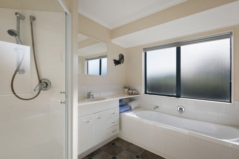 Photo of property in 98 Koutunui Road, Athenree, Katikati, 3177