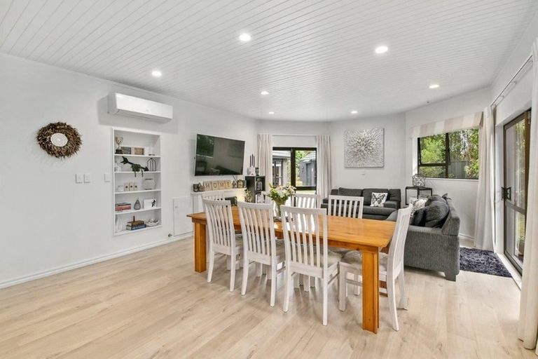 Photo of property in 21 Hurunui Street, Waikanae, 5036