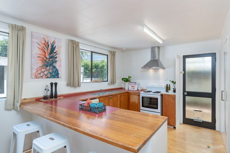 Photo of property in 2/48 Cruickshank Road, Clouston Park, Upper Hutt, 5018