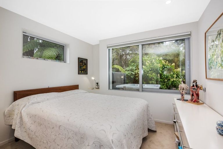 Photo of property in 82 Blue Mountains Road, Pinehaven, Upper Hutt, 5019