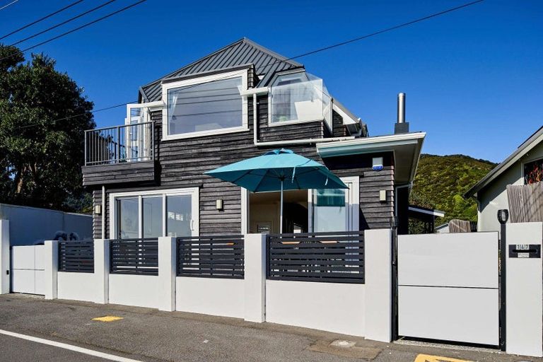 Photo of property in 147 Marine Parade, Eastbourne, Lower Hutt, 5013
