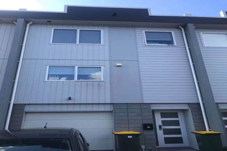 Photo of property in 13 Meritage Lane, Te Atatu South, Auckland, 0610