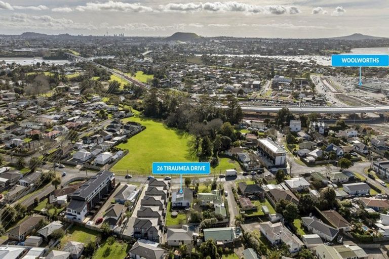 Photo of property in 26 Tiraumea Drive, Pakuranga, Auckland, 2010