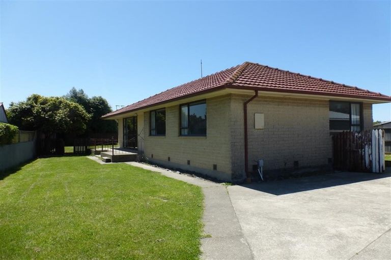 Photo of property in 61 Dickson Crescent, Hornby, Christchurch, 8042