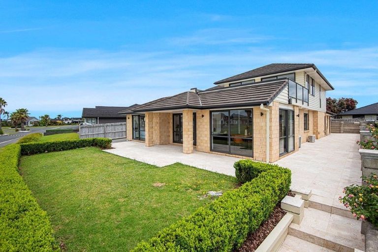 Photo of property in 38 Key West Drive, One Tree Point, 0118