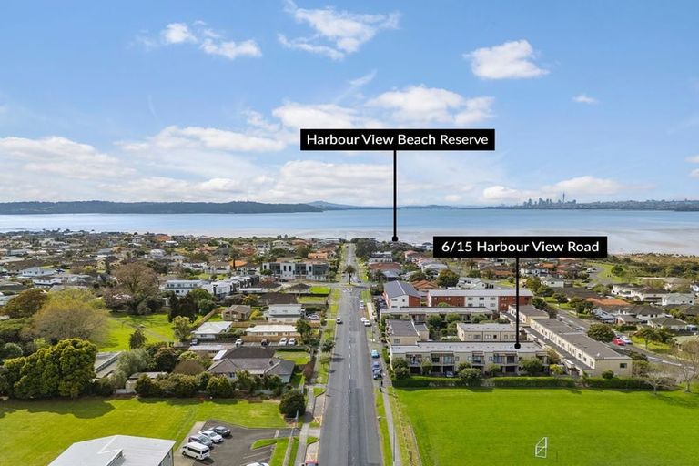 Photo of property in 6/15 Harbour View Road, Te Atatu Peninsula, Auckland, 0610
