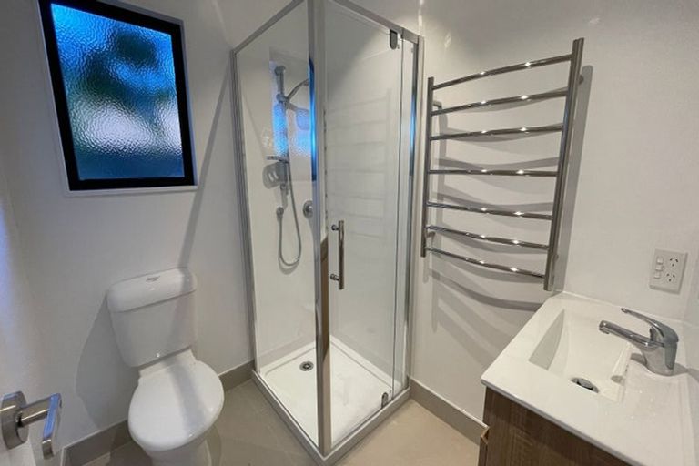 Photo of property in 1/41 High Road, Glenfield, Auckland, 0629