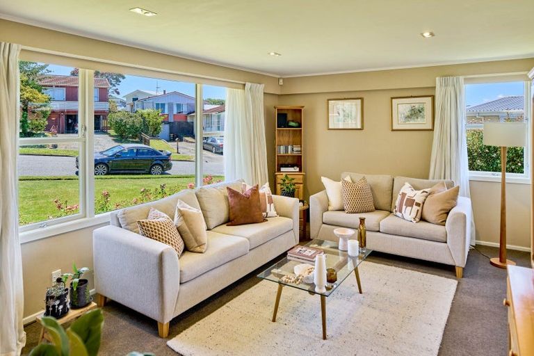 Photo of property in 22 Reese Jones Grove, Maungaraki, Lower Hutt, 5010