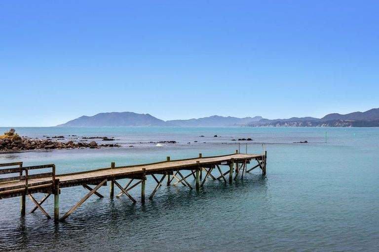 Photo of property in 21 Orete Point Road, Waihau Bay, Te Kaha, 3199