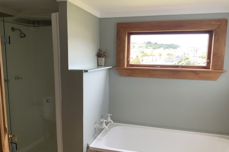 Photo of property in 4 Batham Drive, Mount Victoria, Wellington, 6011