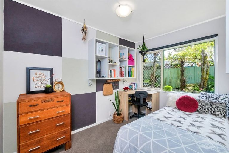 Photo of property in 44a Riserra Drive, Ranui, Auckland, 0612