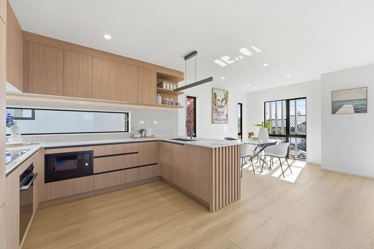 Photo of property in 8 Stanley Avenue, Milford, Auckland, 0620