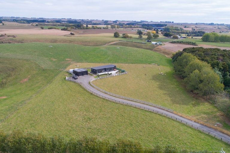 Photo of property in 567 Lethbridge Road, Halcombe, 4775