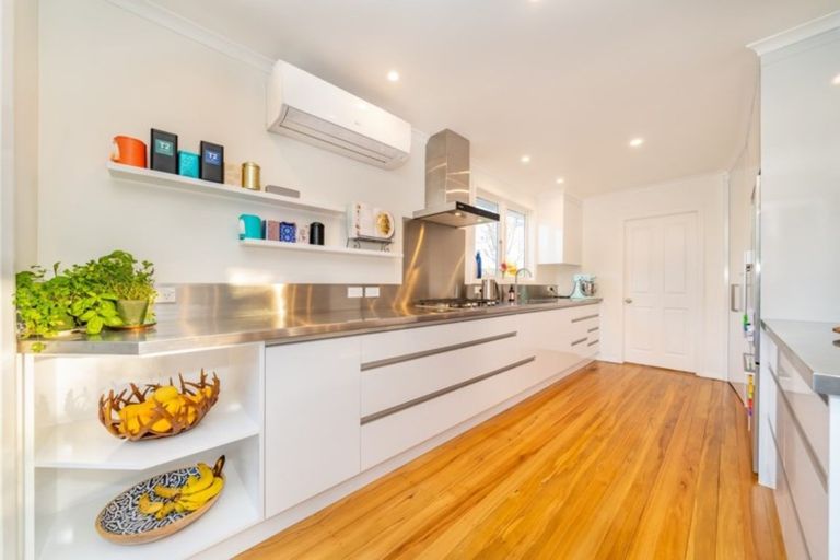 Photo of property in 27 Stephen Street, Trentham, Upper Hutt, 5018