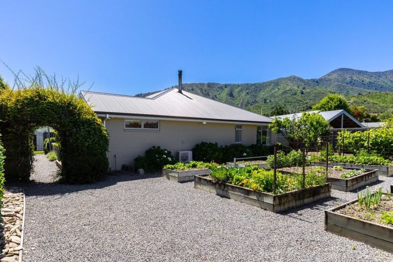 Photo of property in 6a Huia Street, Waikawa, Picton, 7220