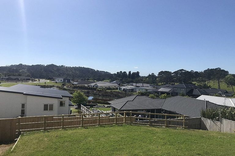 Photo of property in 92 Pohutukawa Parade, Riverhead, 0820