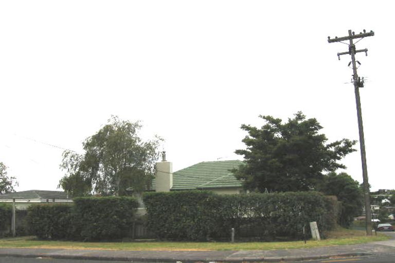 Photo of property in 2/9 Salisbury Road, Birkdale, Auckland, 0626