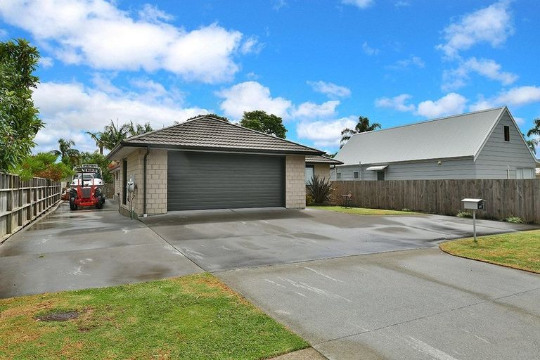 Photo of property in 27 The Circle, Manly, Whangaparaoa, 0930