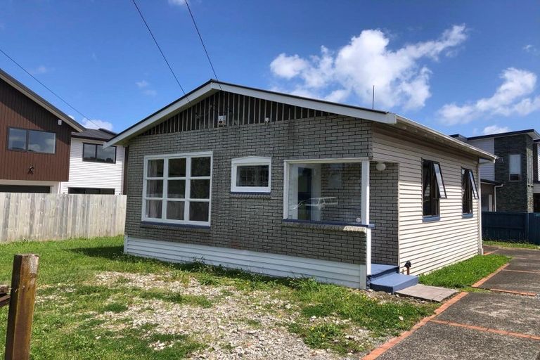 Photo of property in 25 Busby Street, Blockhouse Bay, Auckland, 0600