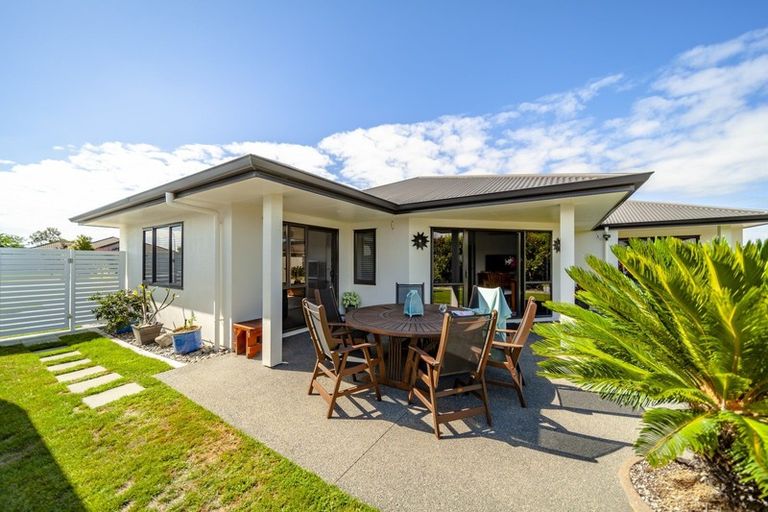 Photo of property in 17 Pania Place, Poraiti, Napier, 4112