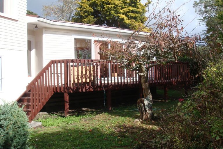 Photo of property in 30 Longburn Road, Henderson, Auckland, 0610