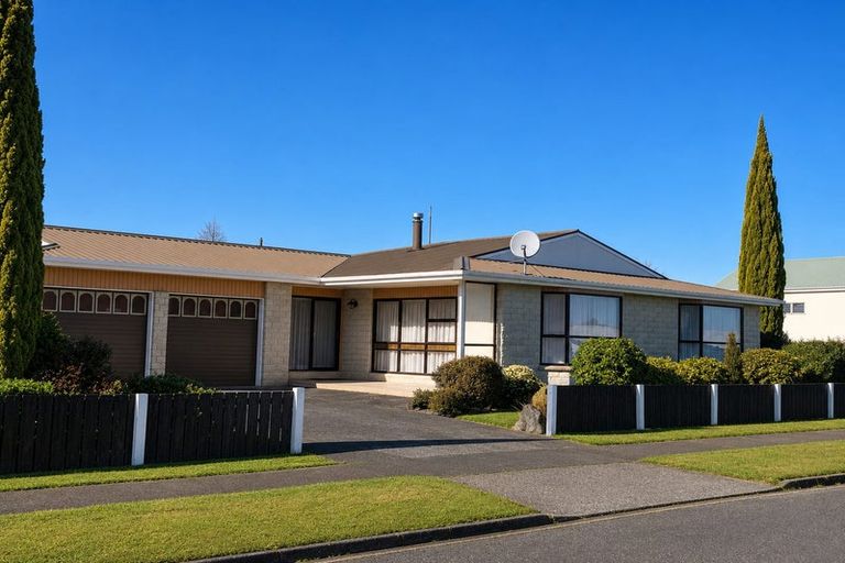 Photo of property in 74 Ormond Street, Woodville, 4920