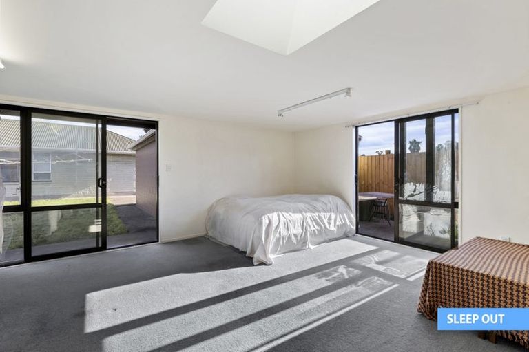 Photo of property in 27 Curletts Road, Sockburn, Christchurch, 8042
