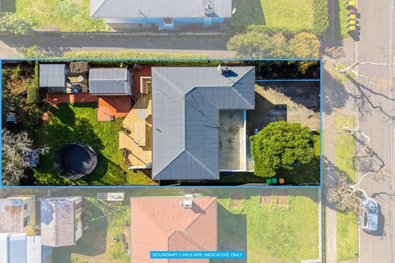 Photo of property in 21 Kayes Road, Pukekohe, 2120