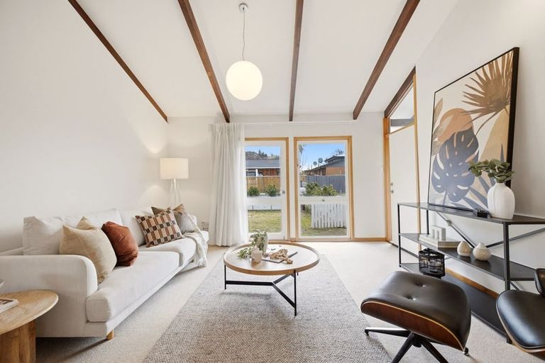 Photo of property in 3 Raekura Place, Redcliffs, Christchurch, 8081