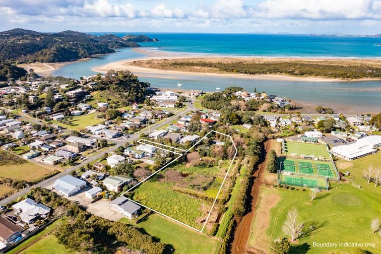 Photo of property in 17 Waiotoi Road, Ngunguru, Whangarei, 0173