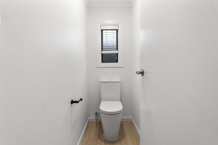 Photo of property in 1/16 Riverside Road, Orewa, 0931